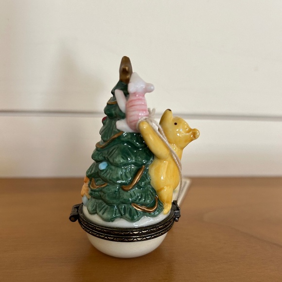 Classic Pooh Midwest of Cannon Falls Porcelain Hinged Box - Picture 5 of 10